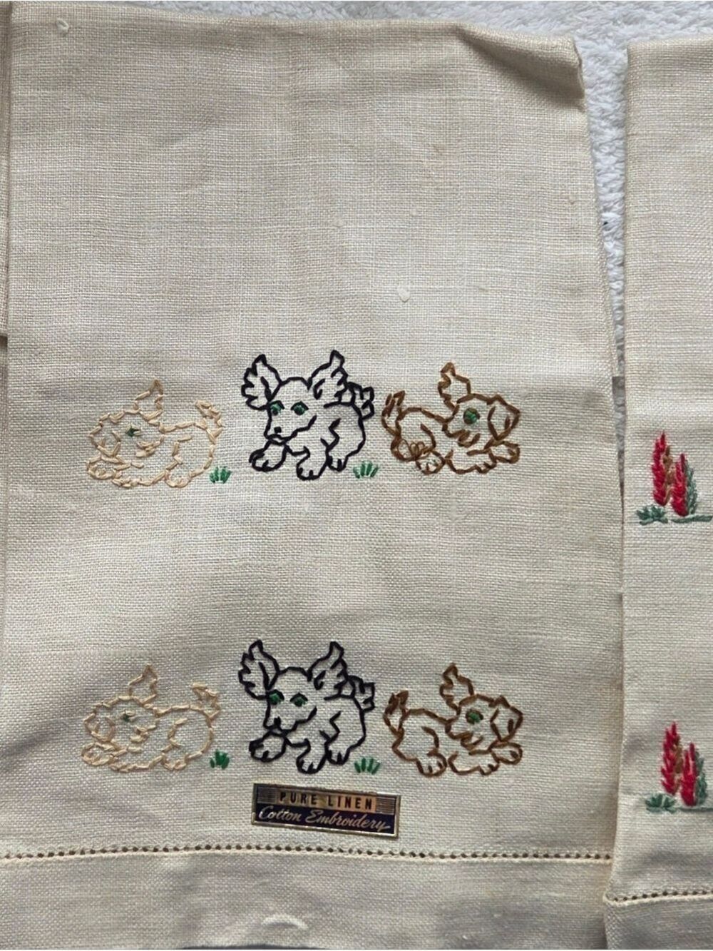 New Vtg Set Of 3 Linen Embroidered Tea/ Hand towels - Picture 5 of 7